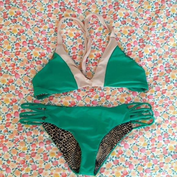 Acacia Swimwear Bikini set - Picture 2 of 8